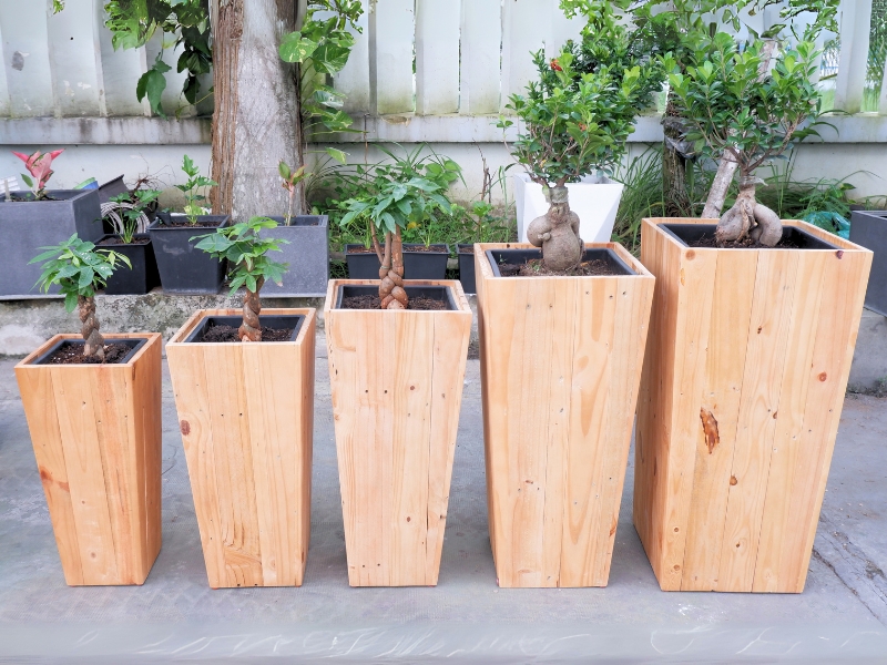 cubico-pine-wooden-planter